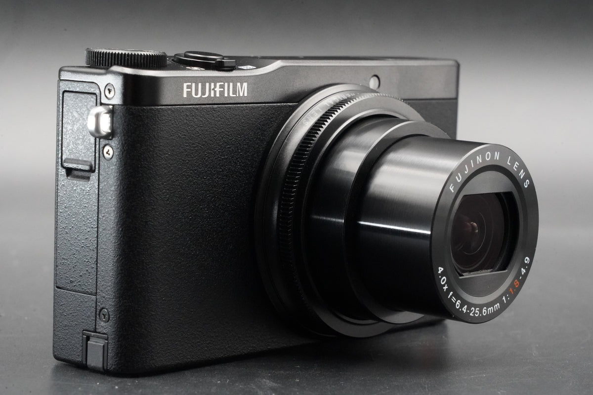 Fujifilm XQ1 Compact Digital Camera Point and Shoot Black ALMOST UNUSED #11021