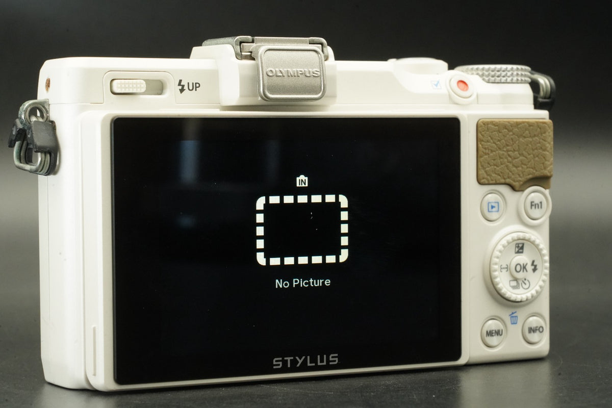 Olympus STYLUS XZ-2 12.0MP Point Shoot Digital Camera White #11919