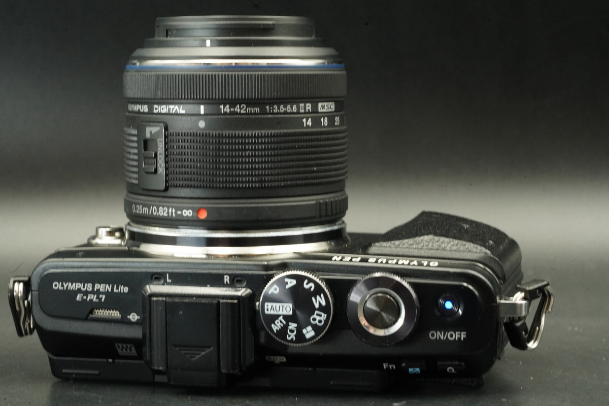 Olympus PEN E-PL7 Digital Camera Black with 2 Lens -21103 cut- #12638