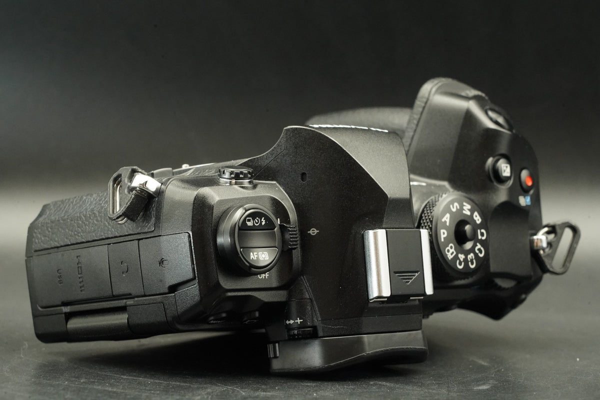 OM SYSTEM OM-1 Mark II Mirrorless Camera -9631 cuts- #12574