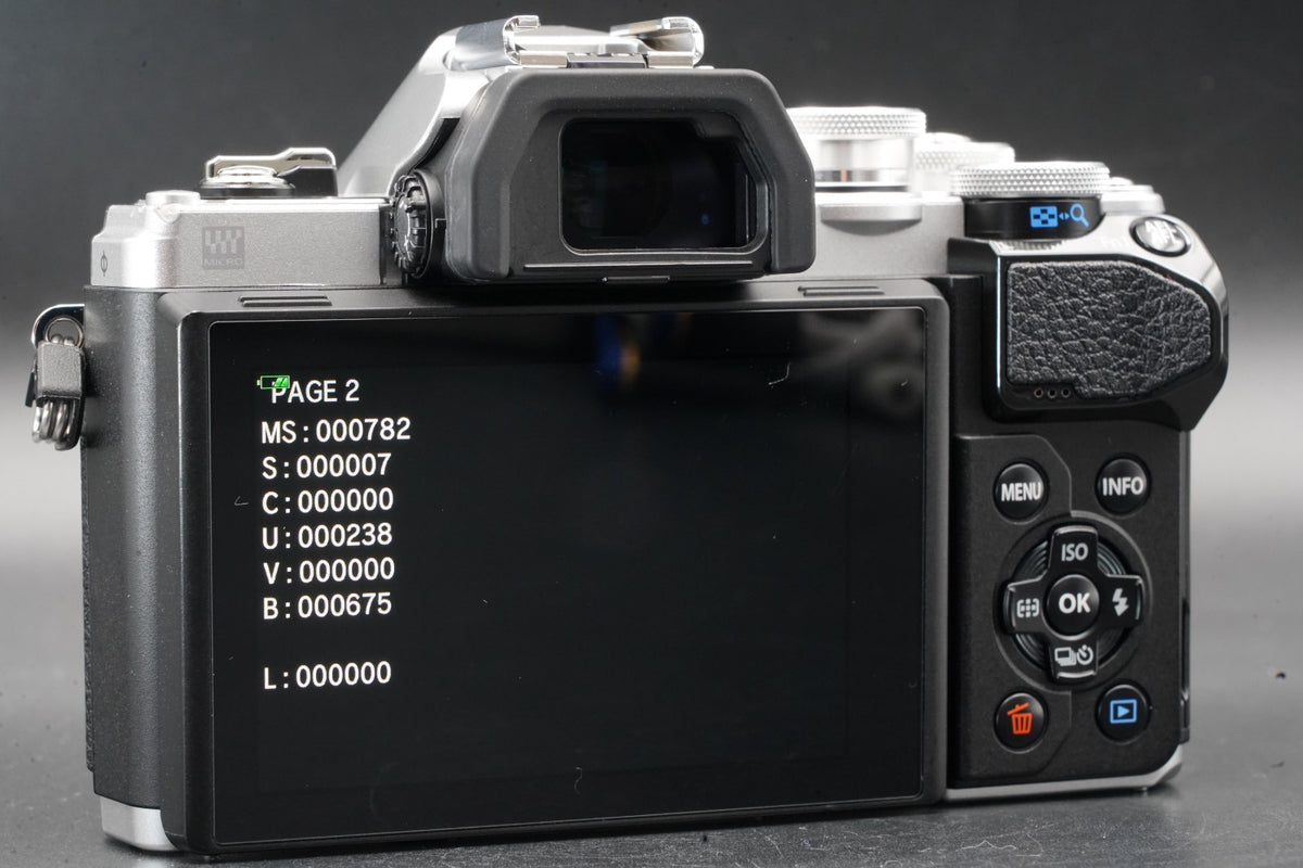 Olympus OM-D E-M10 Mark III Silver Digital Camera Body Only -782 cuts- #11446