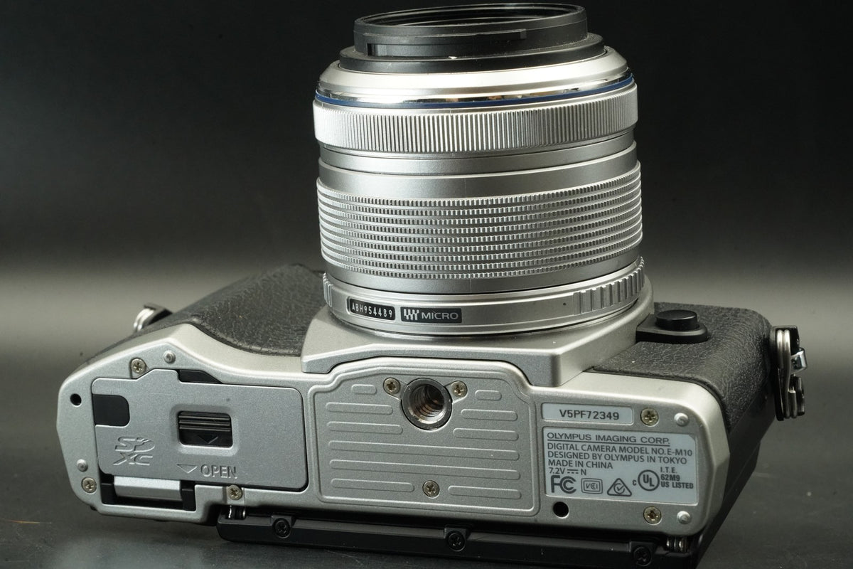 Olympus OM-D E-M10 16.1MP SLR Silver w/ 2 Lens -772 cuts- #12275