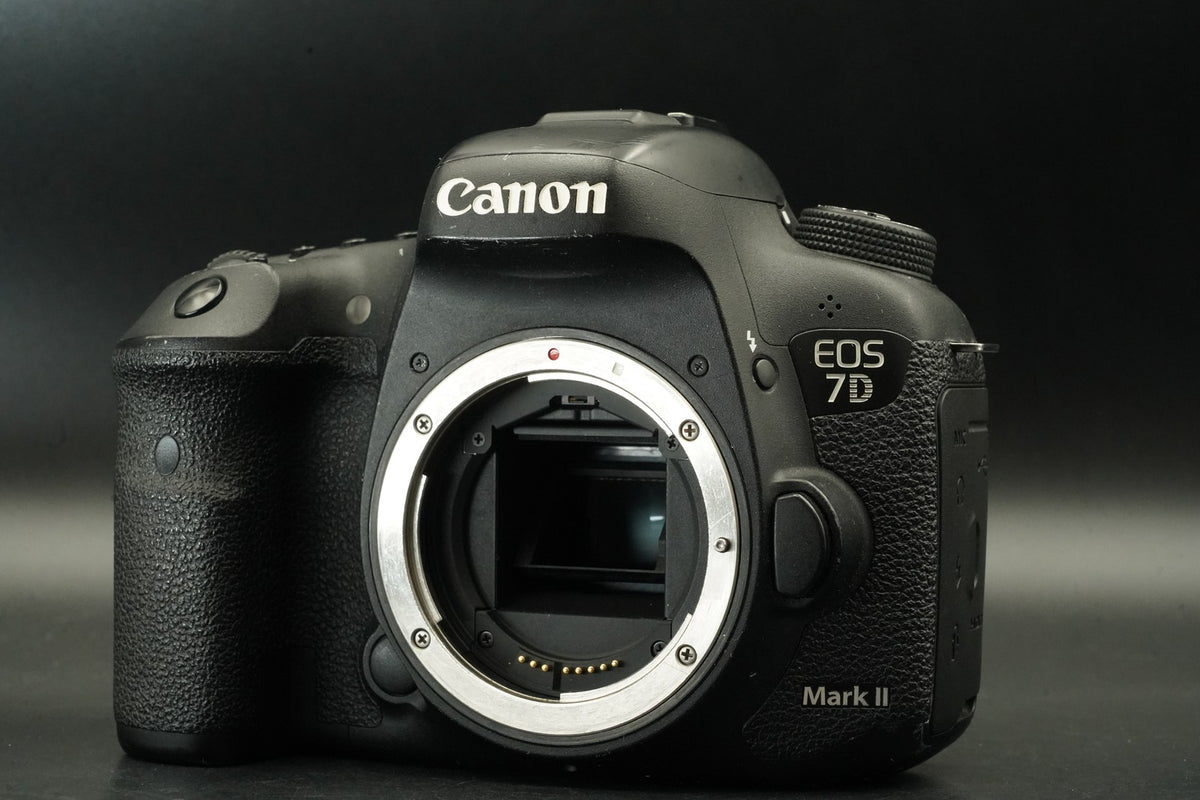Canon EOS 7D Mark II DSLR Digital SLR Video Camera Used #12397