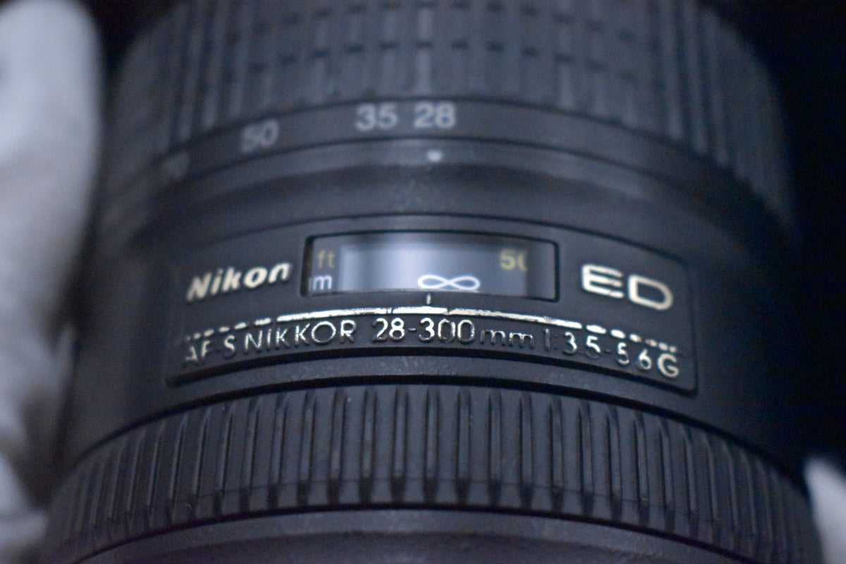 [US Duty Paid] Objectif zoom Nikon AF-S FX NIKKOR 28-300mm F/3.5-5.6G ED VR 8676