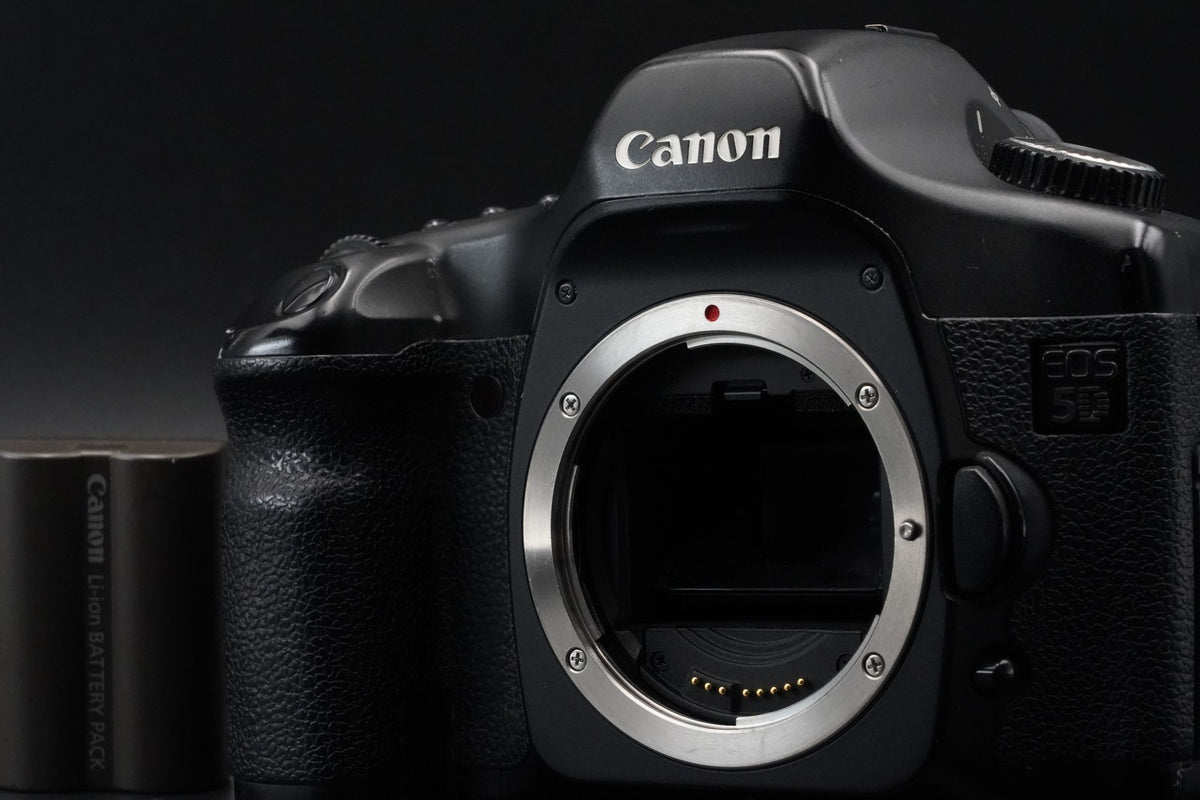 Canon EOS 5D Digital SLR Full Frame Camera Body Only US STOCK #11235