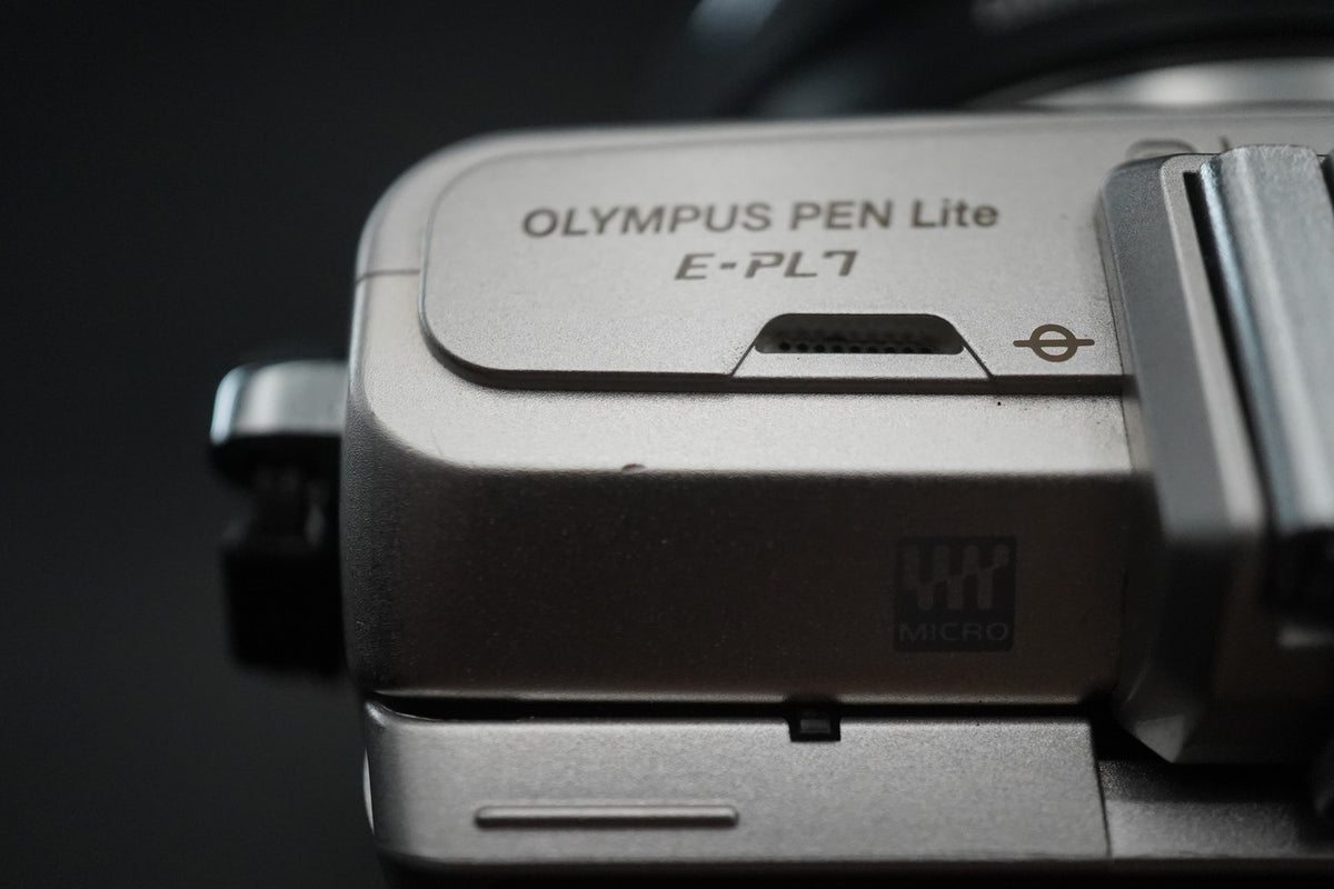 Olympus PEN E-PL7 Digital Camera Silver with 14-42mm Lens US STOCK #11432