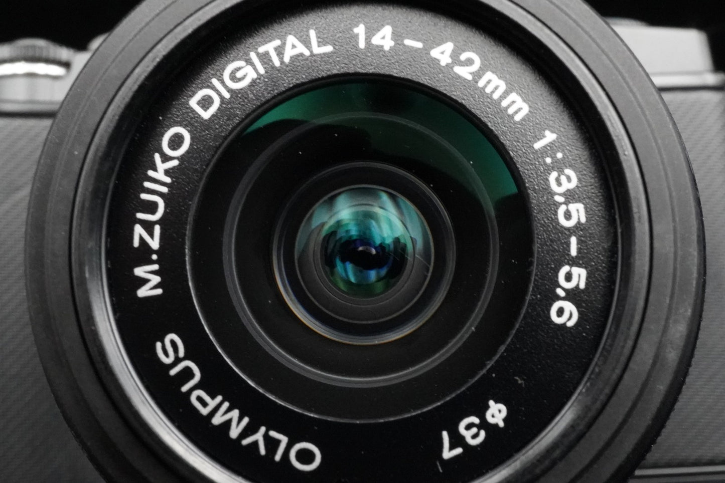 Olympus OM-D E-M5 Mirrorless Digital Camera with Lens Black US Duty Paid 10048