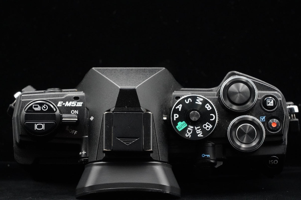 Olympus OM-D E-M5 Mark III 20.4MP Mirrorless Digital Camera US STOCK #10031