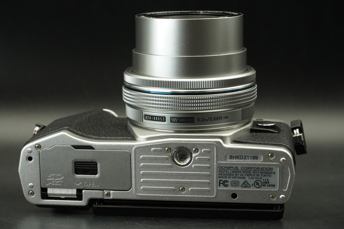 Olympus OM-D E-M10 Mark II Silver w/ 14-42mm + 40-150mm Lens US STOCK #12327