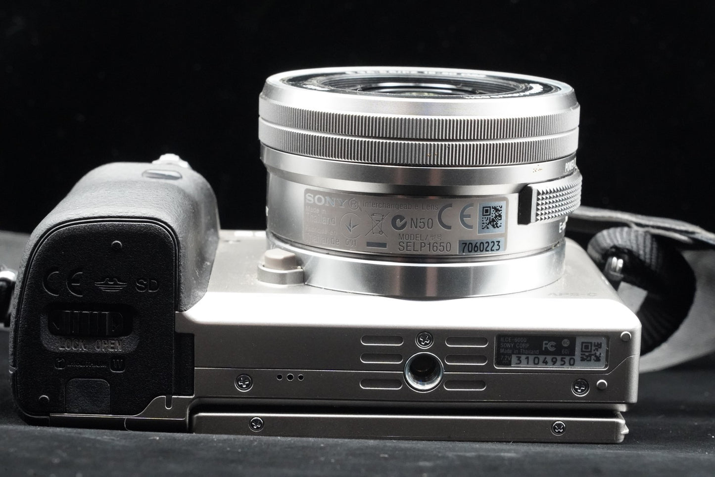 2 Lenses! [US DUTY PAID] Sony a6000 Digital Mirrorless Camera Silver 10371