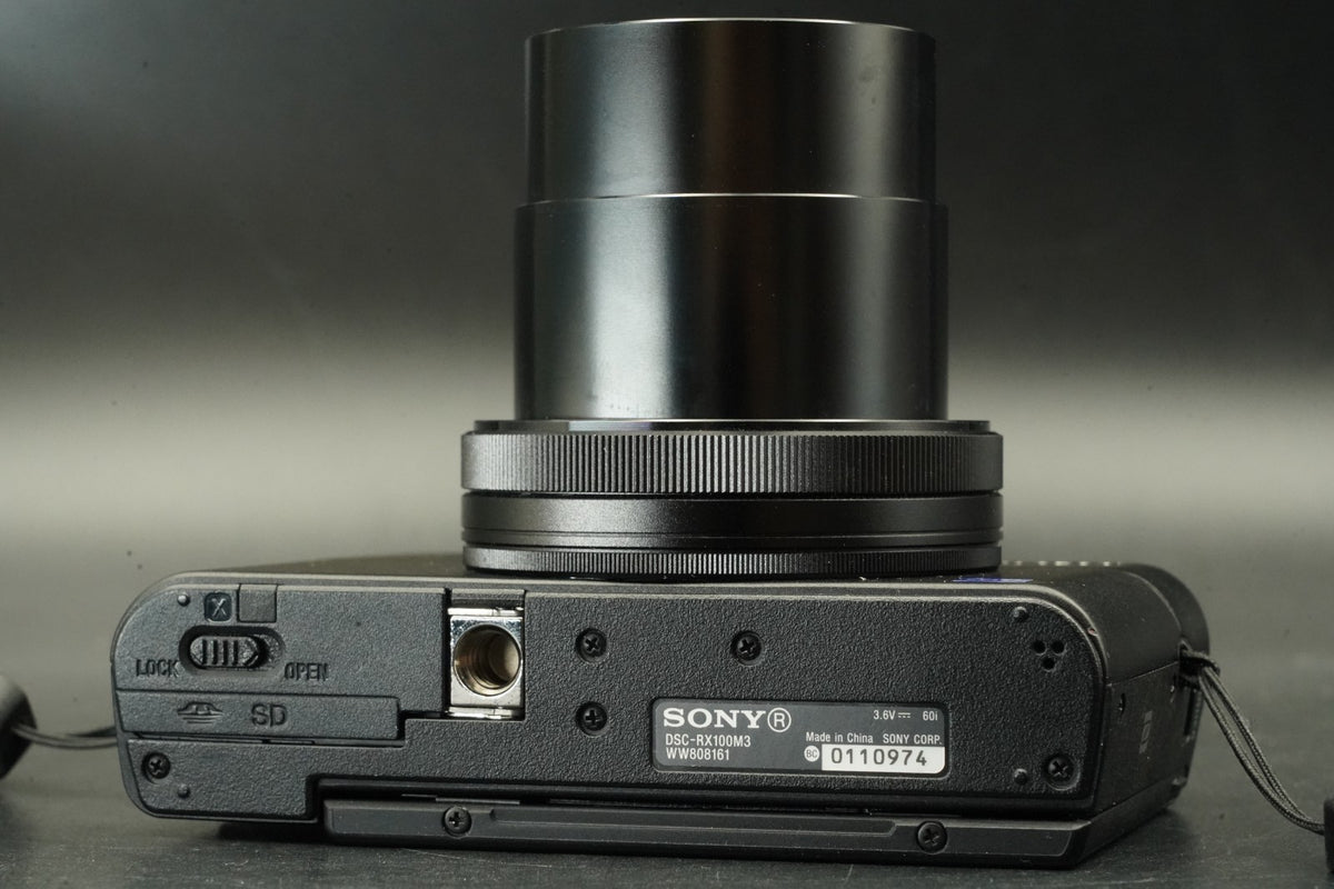 Sony Cyber-shot DSC-RX100M3 III Point Shoot Digital Camera #11942