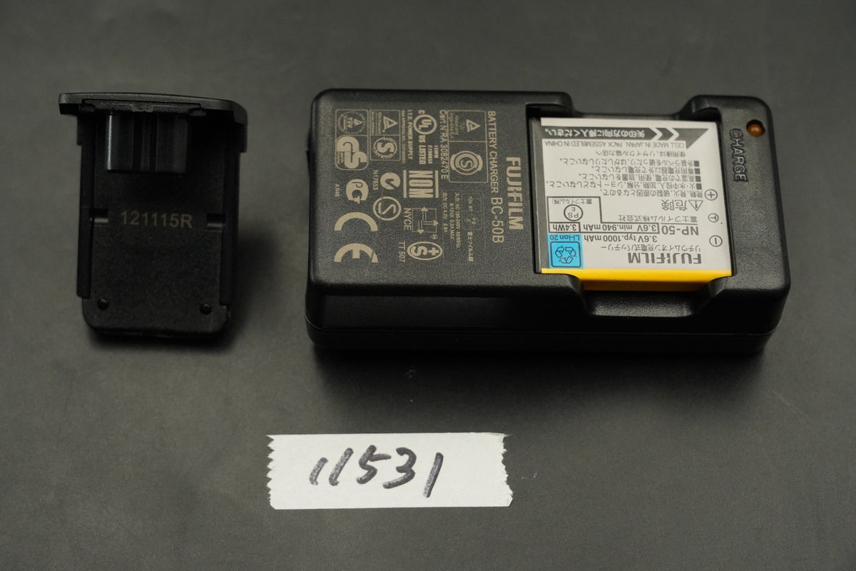 Fujifilm Fuji X Series X20 12.0MP Digital Camera Silver ALMOST UNUSED #11531