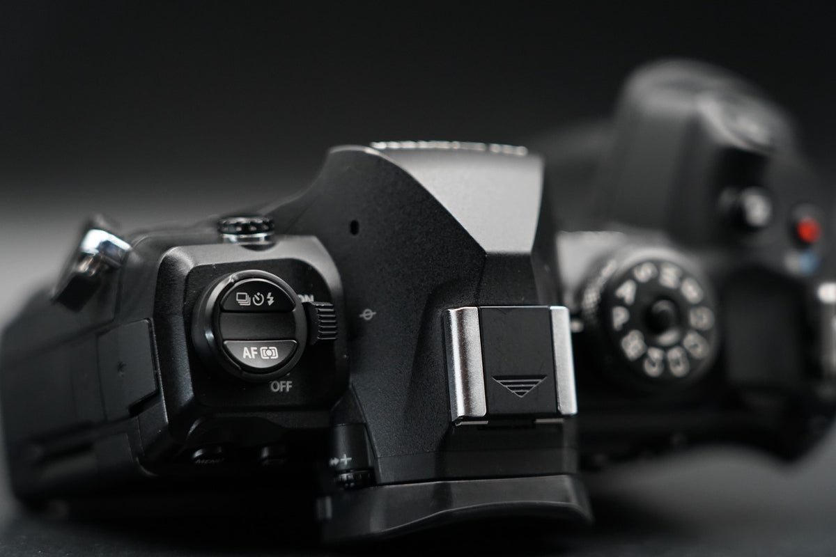-3765 cuts- OM SYSTEM OM-1 Mark II Mirrorless Camera US STOCK #11159