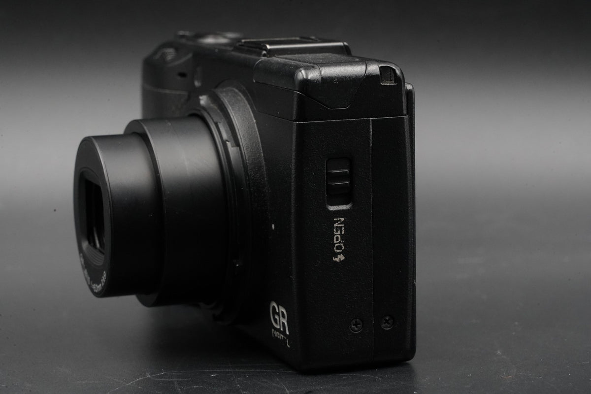 Ricoh GR Digital III 3 10.0MP Digital Camera US STOCK #10722