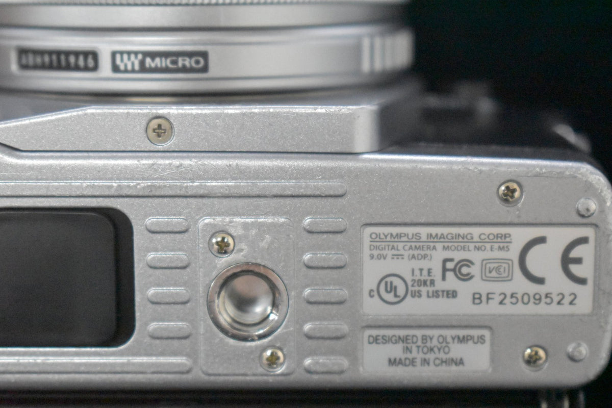 Olympus OMD E-M5 Mirrorless Digital Camera with Lens Silver US STOCK #10070