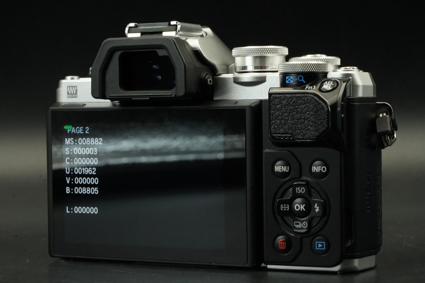 8882 cuts!! Olympus OM-D E-M10 Mark III Silver 11597