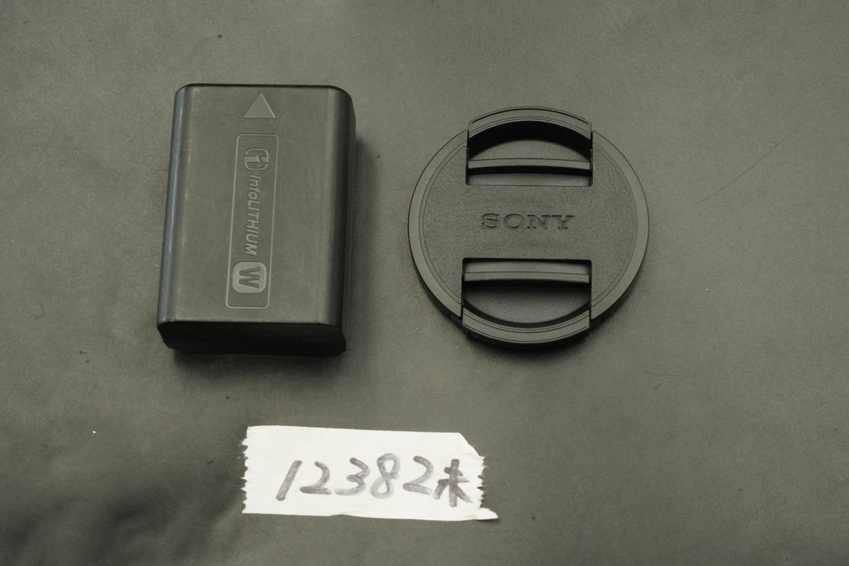 Sony a5100 Mirrorless Digital Camera White -41108 cuts- #12382