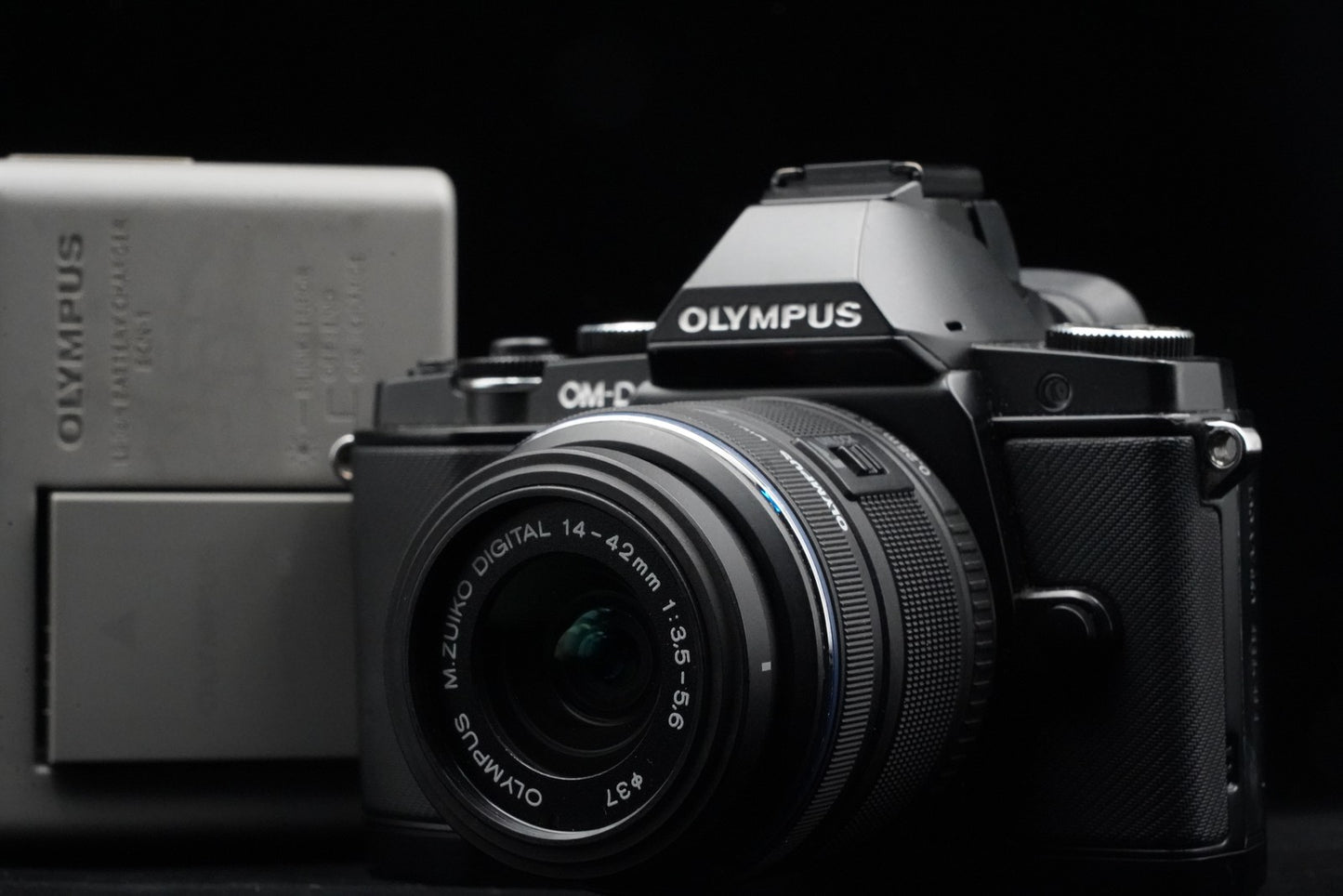 Olympus OM-D E-M5 Mirrorless Digital Camera with Lens Black US Duty Paid 10048