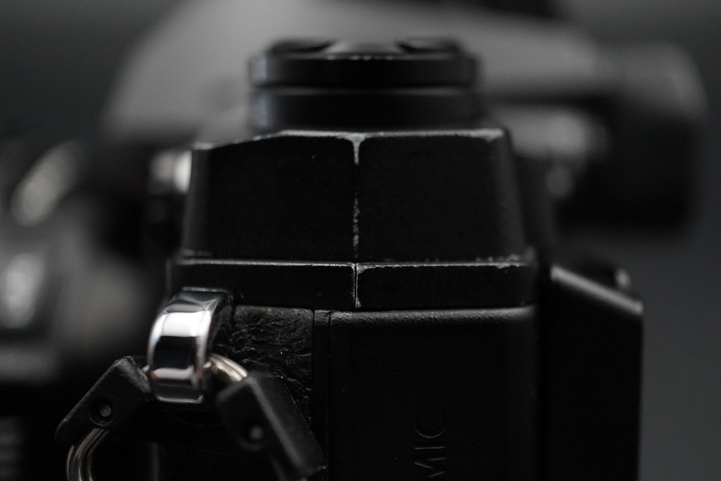 5508 cuts! Olympus OM-D E-M1 Digital Camera Black + 12-40mm PRO Lens 11352
