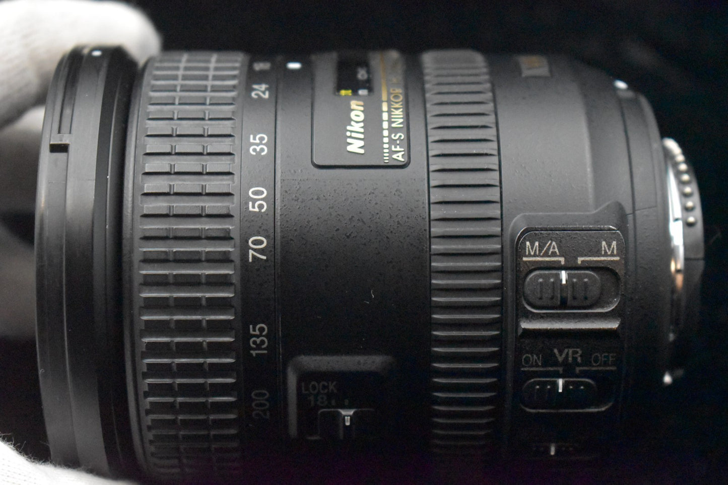 Nikon AF-S DX NIKKOR 18-200mm f/3.5-5.6 G ED VR II Lens US Duty Paid 8847