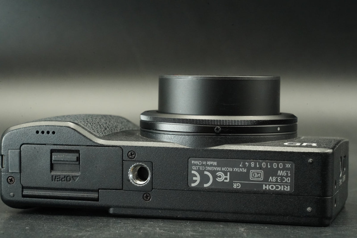 RICOH GR 16.2MP Digital Compact Camera Black JAPAN US STOCK #11964