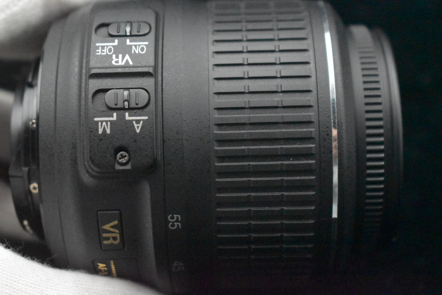 Nikon D5000 Digital SLR Camera 12.3MP w/ Lens From Japan US Duty Paid R0363