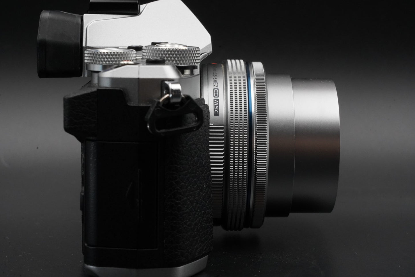 Olympus OM-D E-M10 Mark III Silver Body Only Silver w/ 2 Lenses 10617