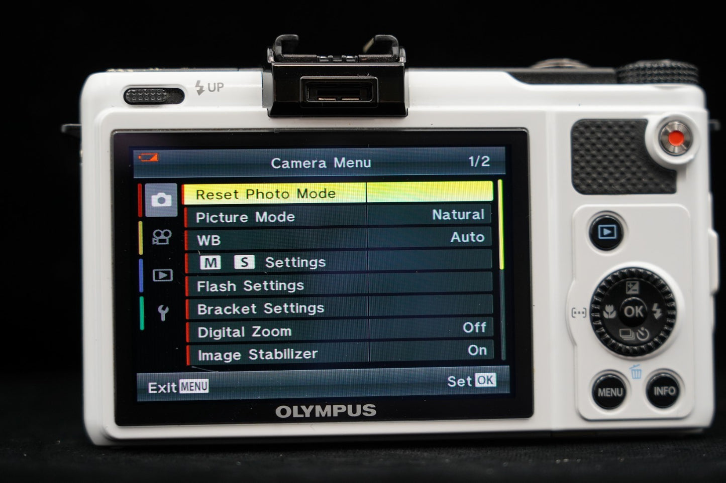 Olympus STYLUS XZ-1 Point and Shoot Digital Camera White [] US STOCK #9730