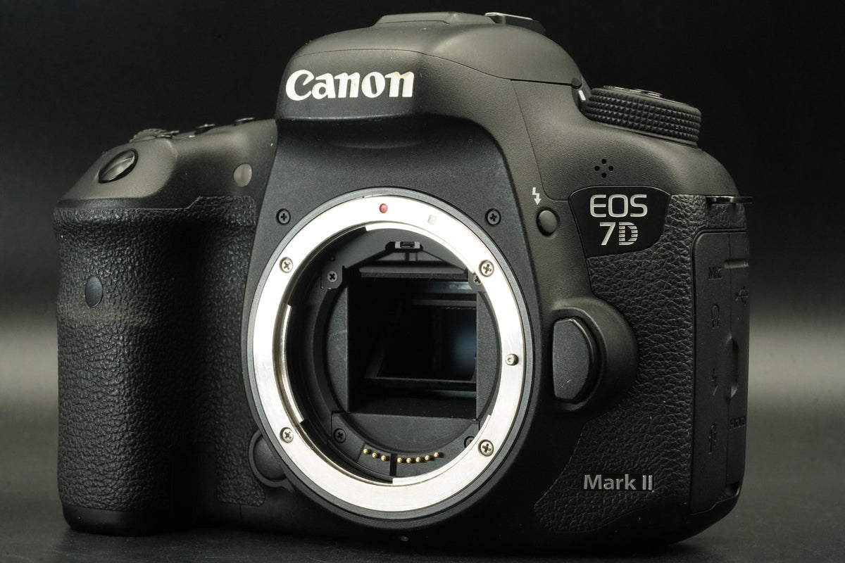 Canon EOS 7D Mark II DSLR Digital SLR Video Camera Used #12396