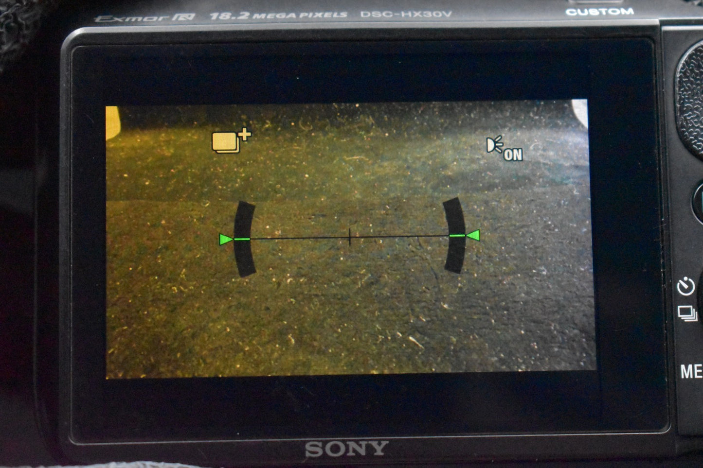 [US Duty Paid] SONY Cyber-Shot DSC-HX30V 18.2MP 30X Zoom Digital Camera 9352