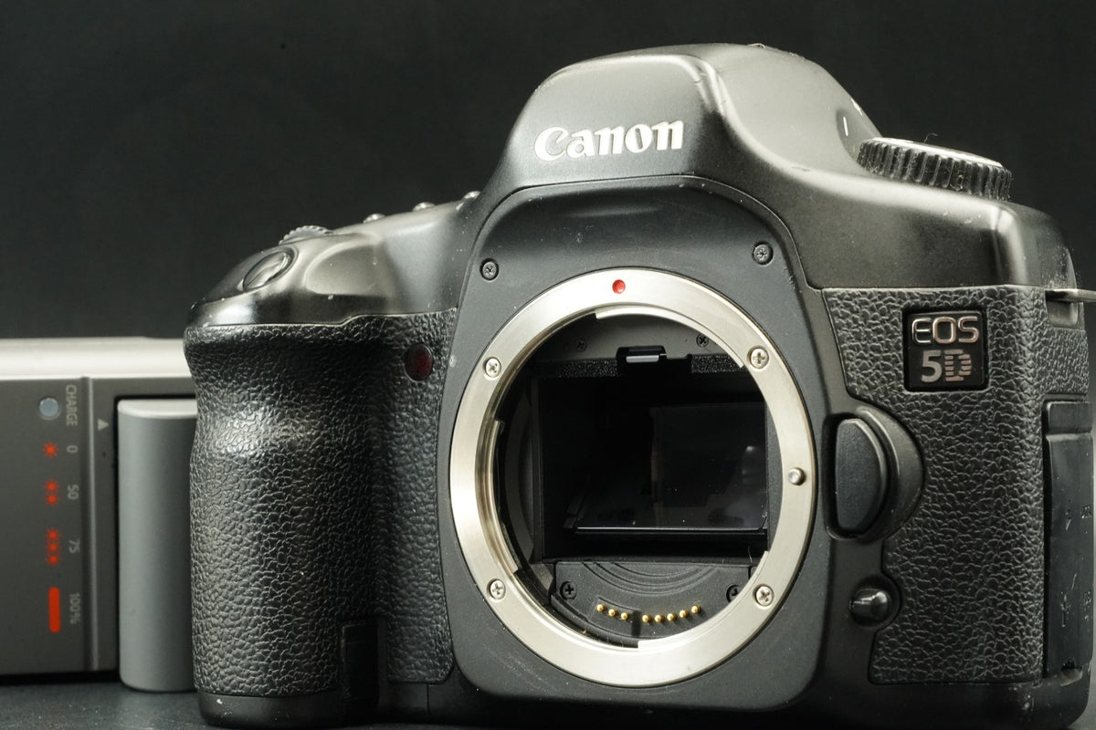 Canon EOS 5D Digital SLR Full Frame Camera Body Only US STOCK #12349