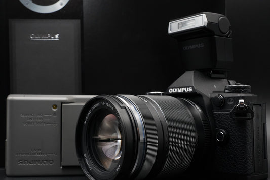 Olympus OM-D E-M5 Mark II Digital SLR Camera Black w/ 14-150mm II 10703