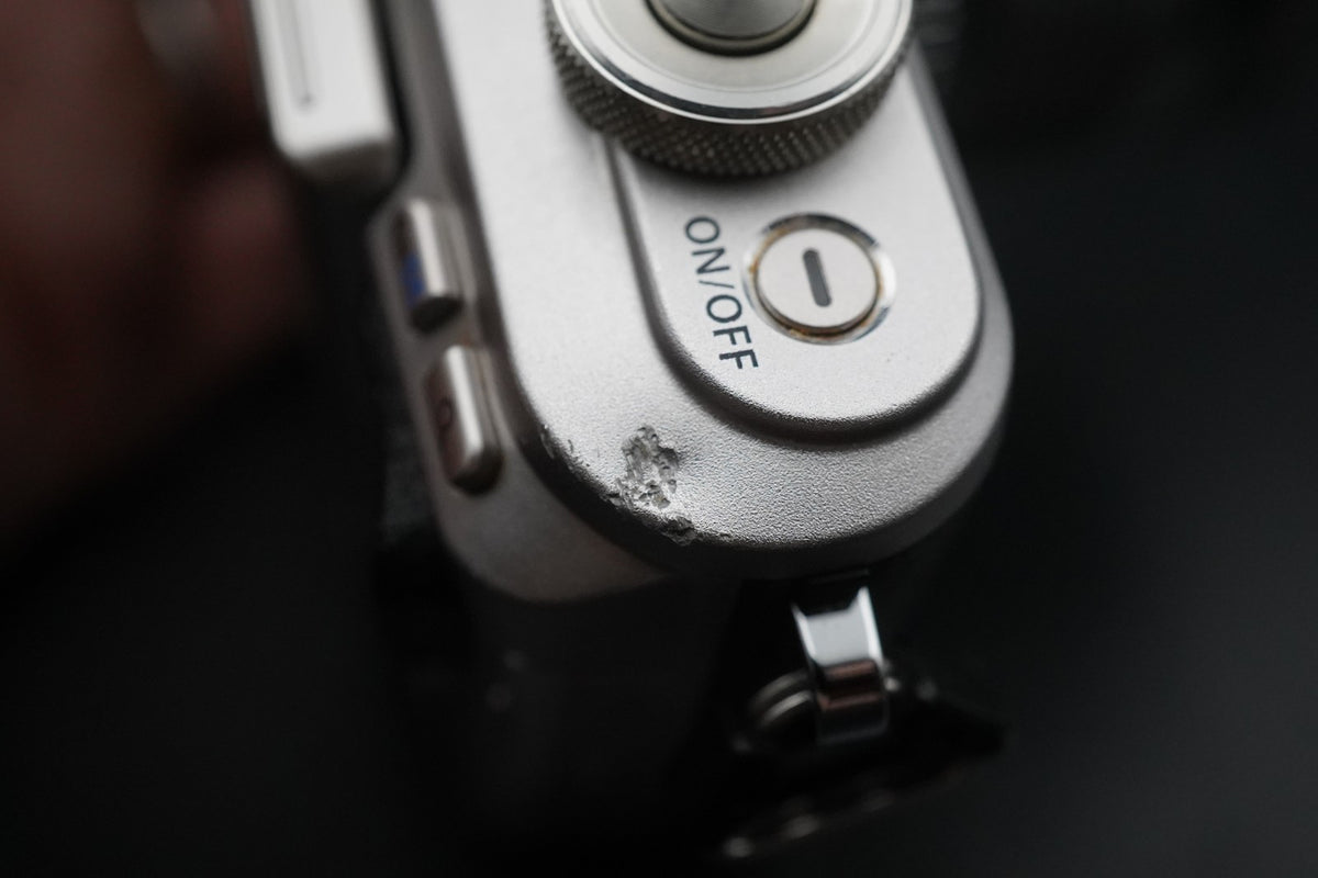 Olympus E-PL8 w/ 40-150mm Lens Digital Camera Silver US STOCK #11321