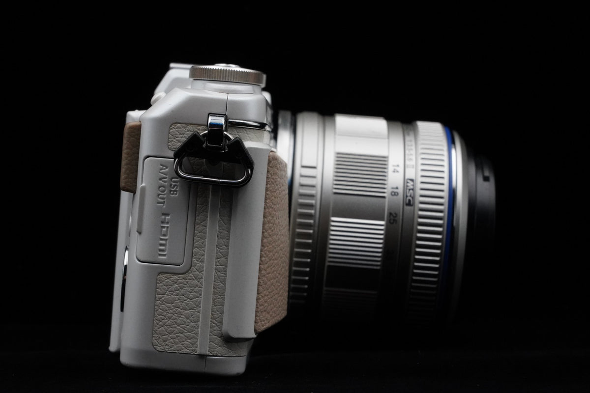 Olympus PEN E-PL7 Digital Camera White with 14-42mm Lens US STOCK #10166