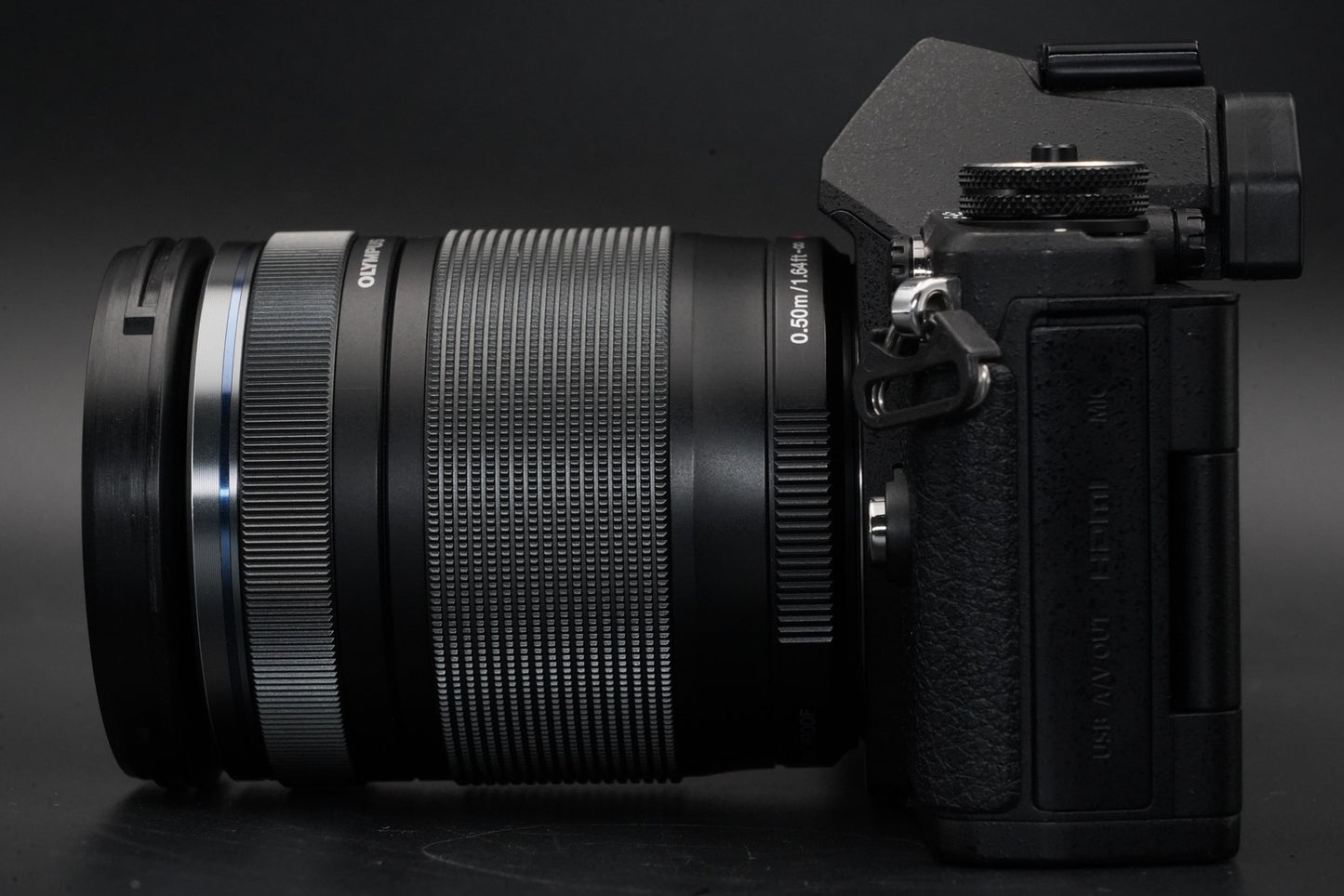 Olympus OM-D E-M5 Mark II Digital SLR Camera Black w/ 14-150mm II 10703