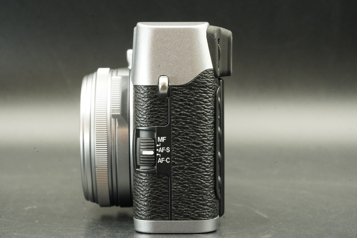 Fujifilm X100 FinePix X Series 12.3MP Silver Digital Camera #12667
