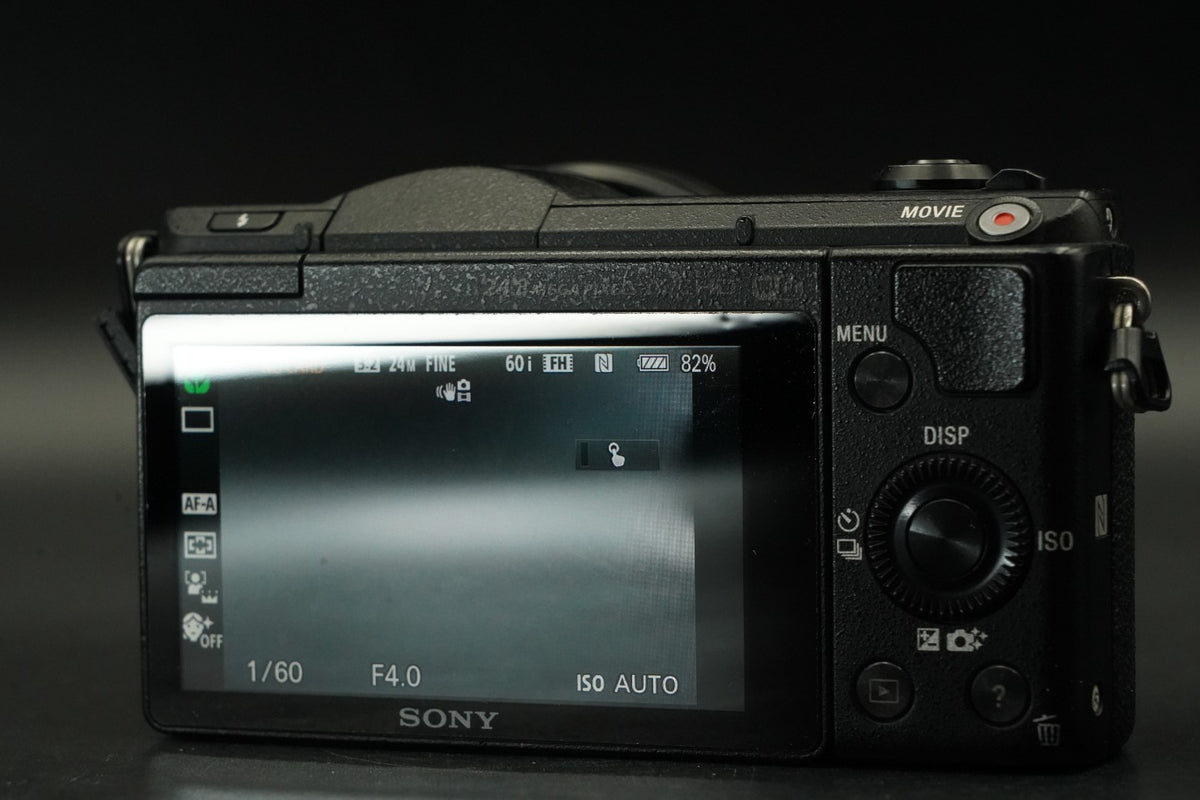 Sony Alpha a5100 Mirrorless Digital Camera w/ Lens Black -45722 cuts- #11838