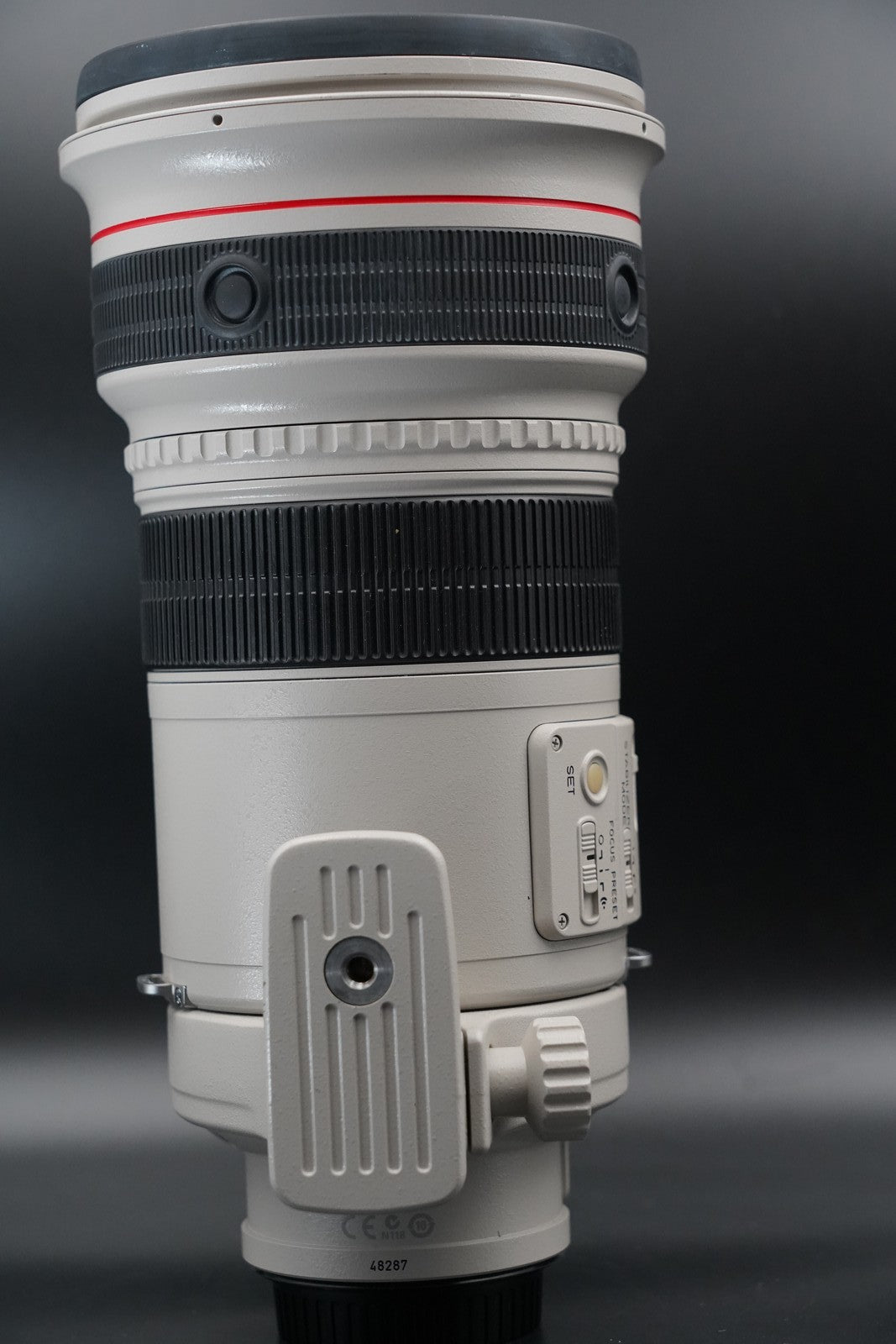 Canon EF 300mm F/2.8 L IS USM Lens w/ BOX US STOCK #11329