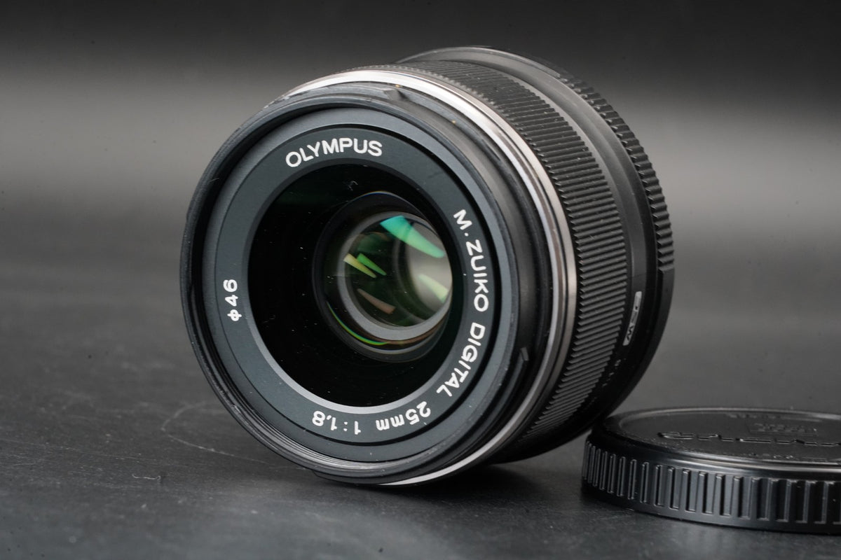 OLYMPUS M.ZUIKO DIGITAL 25mm F/1.8 Black Lens for Micro Four Thirds #11067
