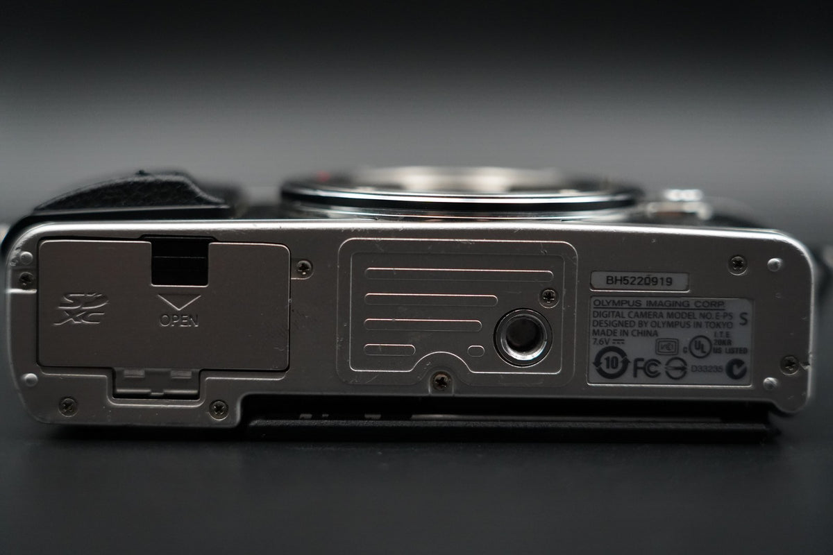 Olympus PEN E-P5 Silver Body Wifi Digital Camera Japan US STOCK #10593