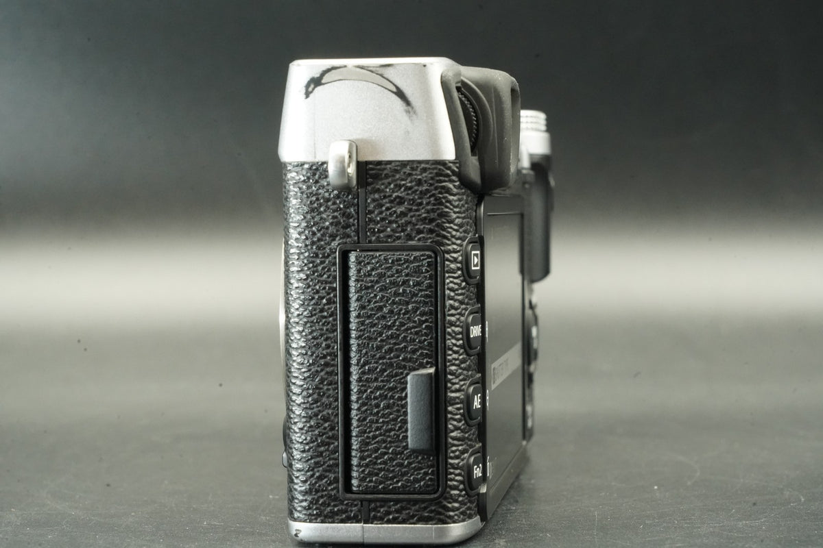 Appareil photo numérique sans miroir Fujifilm X-E2 argent d'occasion #11976