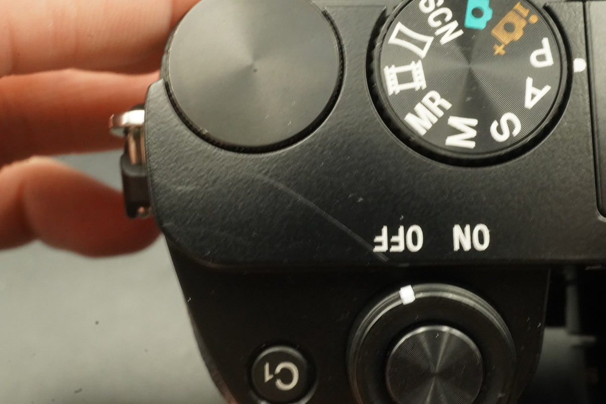 Sony a6000 Digital Mirrorless Camera Black with Lens -11426 cuts- #12328