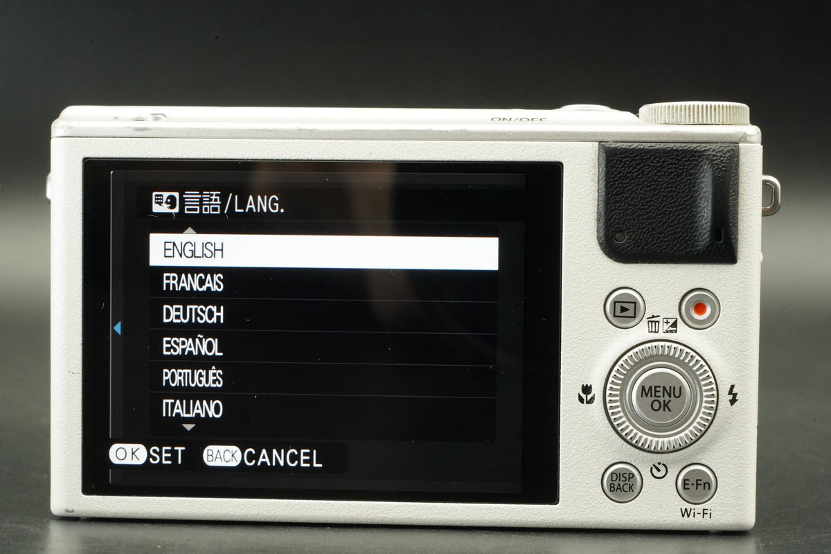 FUJIFILM XQ2 White 12.0MP Digital Camera #12473