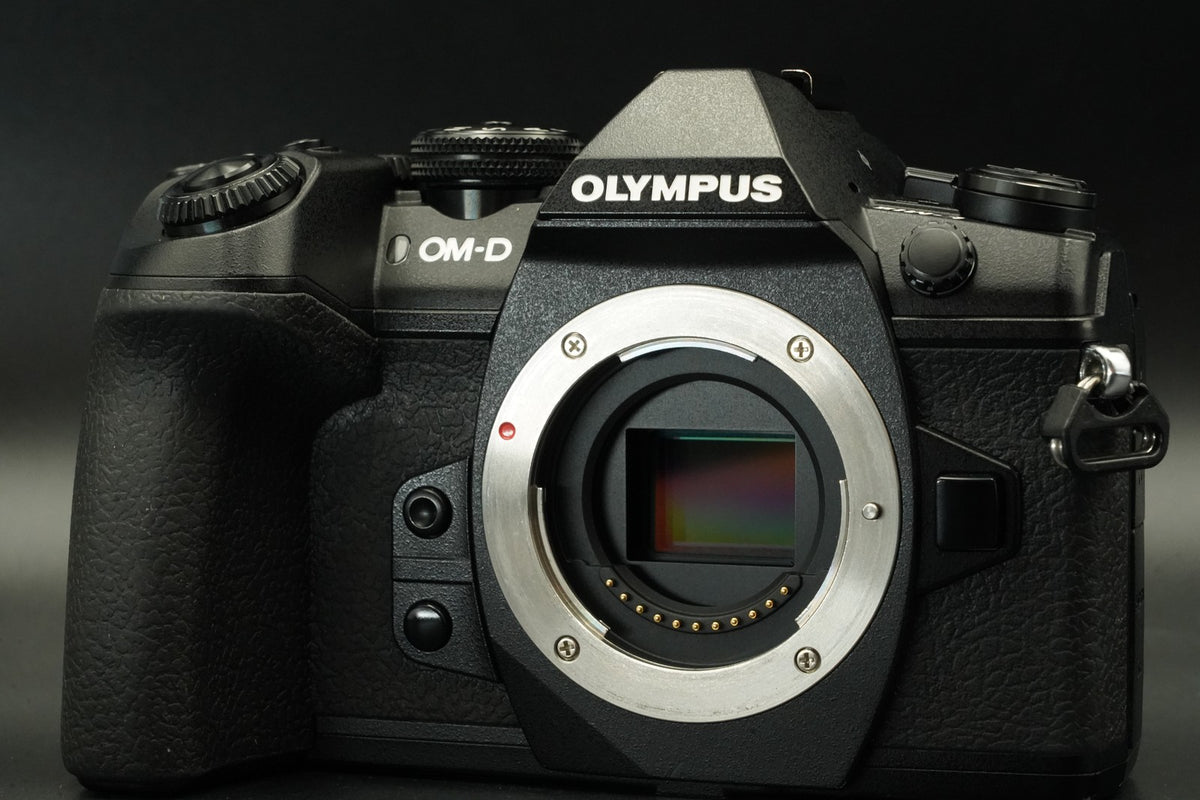 Olympus OM-D E-M1 Mark II Digital Camera Black Body -51752 cuts- #11844