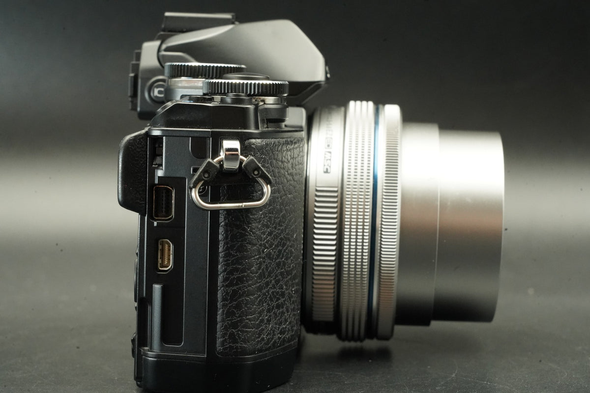 Olympus OM-D E-M10 Mirrorless Camera + 14-42mm PZ Lens -9670 cuts- #12077