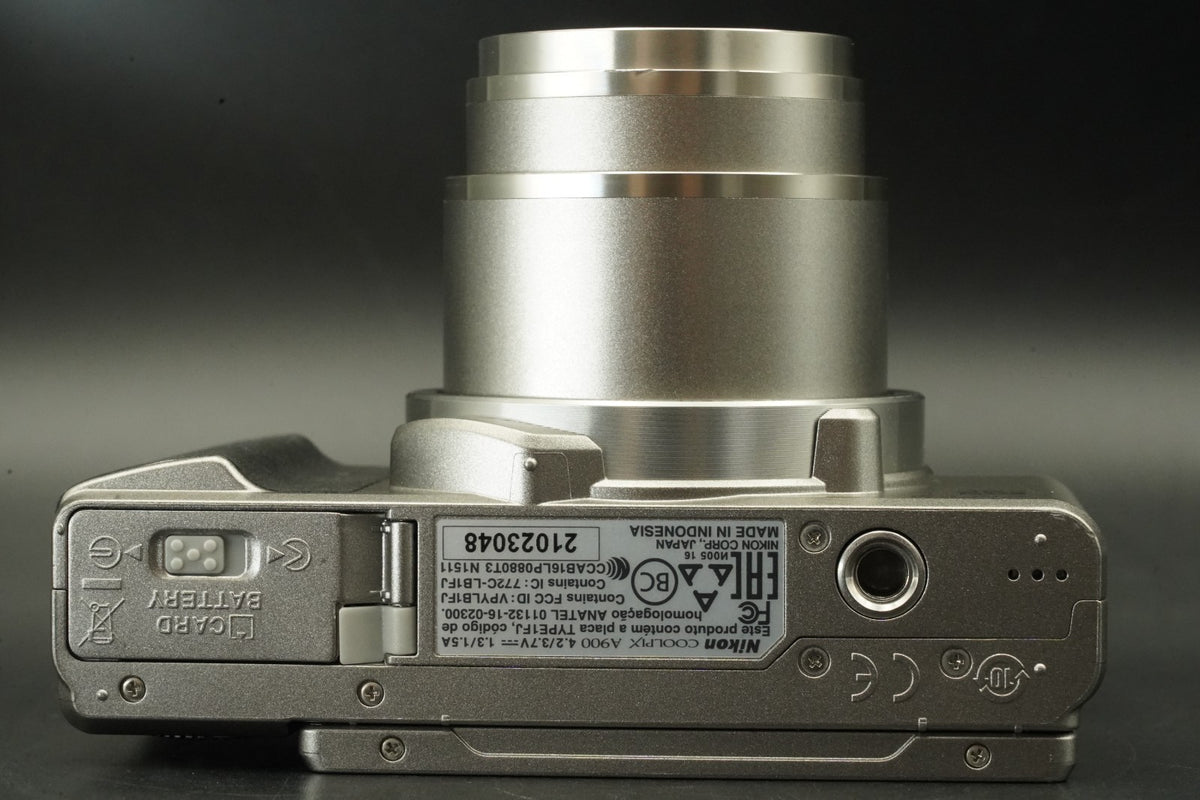Nikon COOLPIX A900 20.3MP 35x Kompakt Digitalkamera Silber #11858