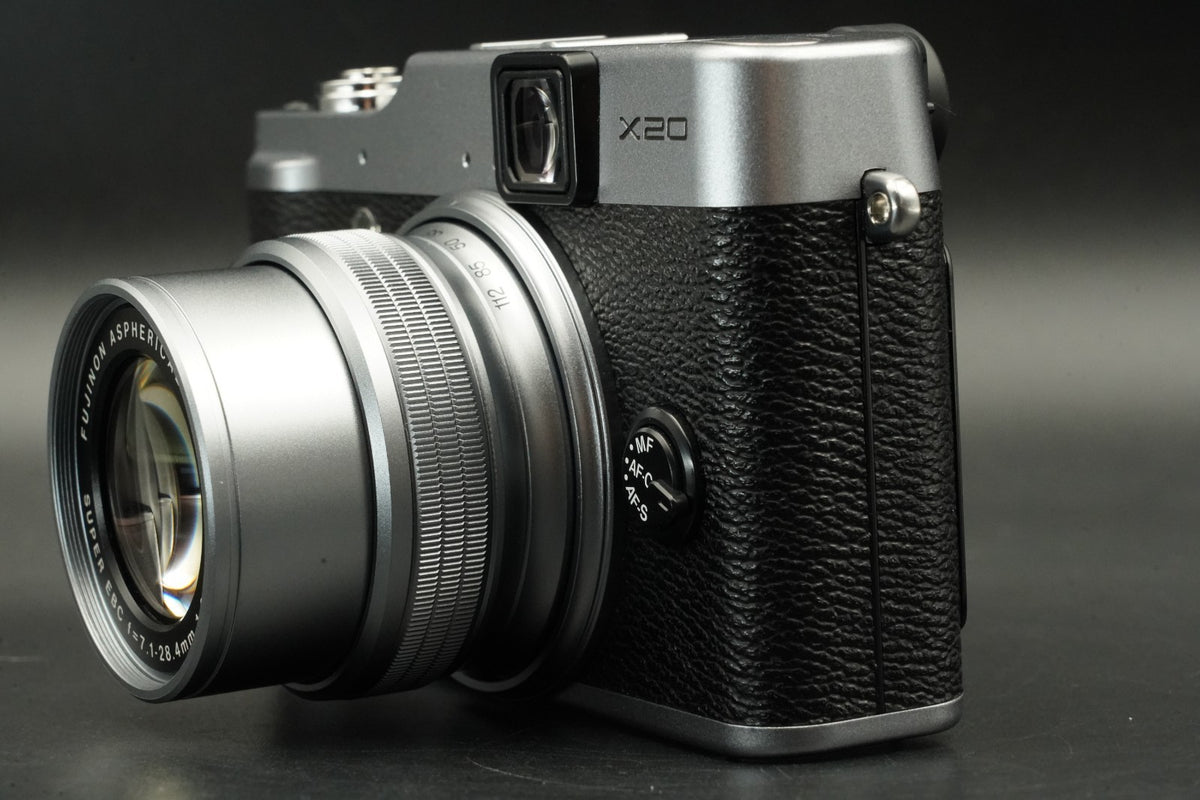 Fujifilm Fuji X Series X20 12.0MP Digital Camera Silver ALMOST UNUSED #11531