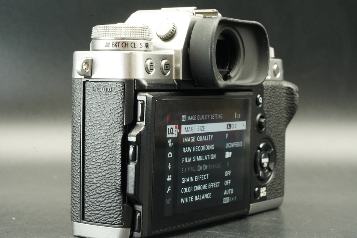 Fujifilm X-T3 Mirrorless Digital Camera Silver Body Only -703 cuts- #12329