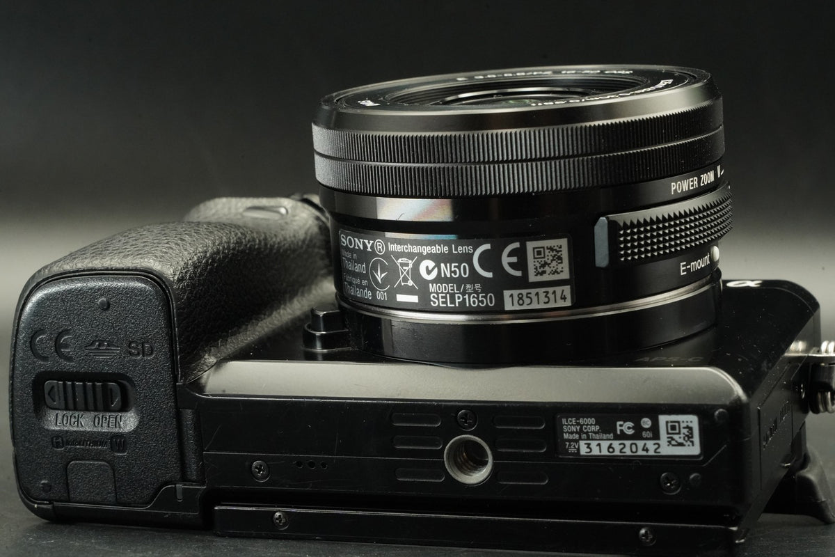 Sony a6000 Digitalkamera schwarz mit 16-50 + 55-210mm -250766 Schnitt #12010