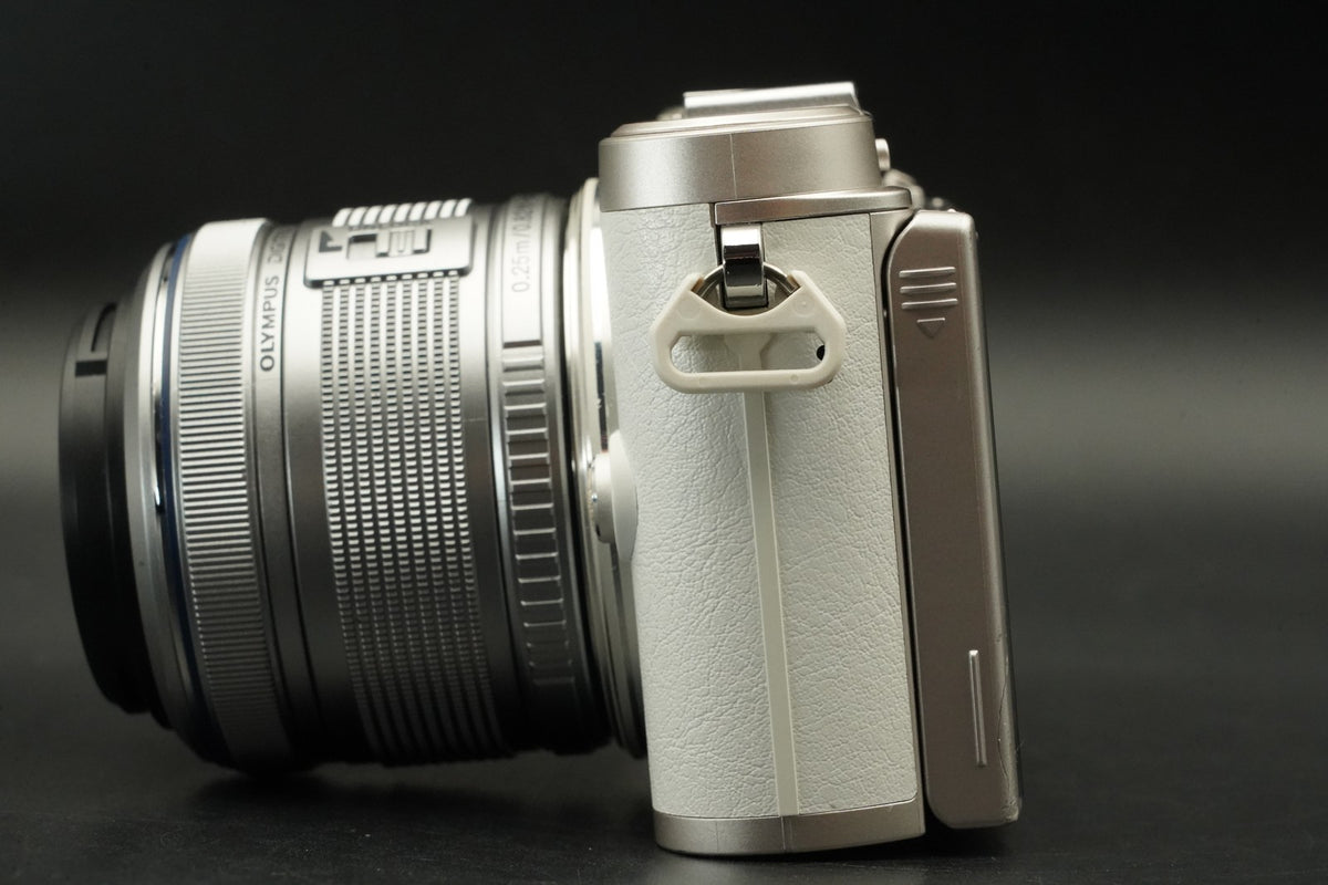 OLYMPUS PEN E-PL9 16.1MP Digital Camera w/ 2 Lens White -829 cuts- #11492